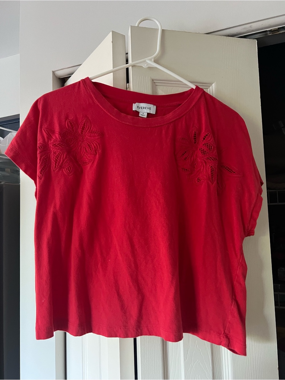 Evereve - Bright Red Floral Embroidered T-Shirt